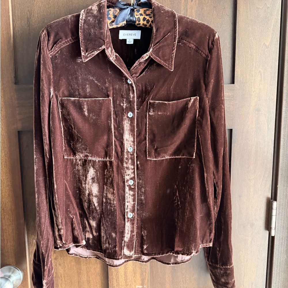 ❌ SOLD ❌ Evereve Eloise Crushed Velvet Women's Chocolate Brown Button Down Top